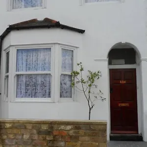  Apartment Bubblesbnb- Lovely 1 Bedroom Studio Flat
